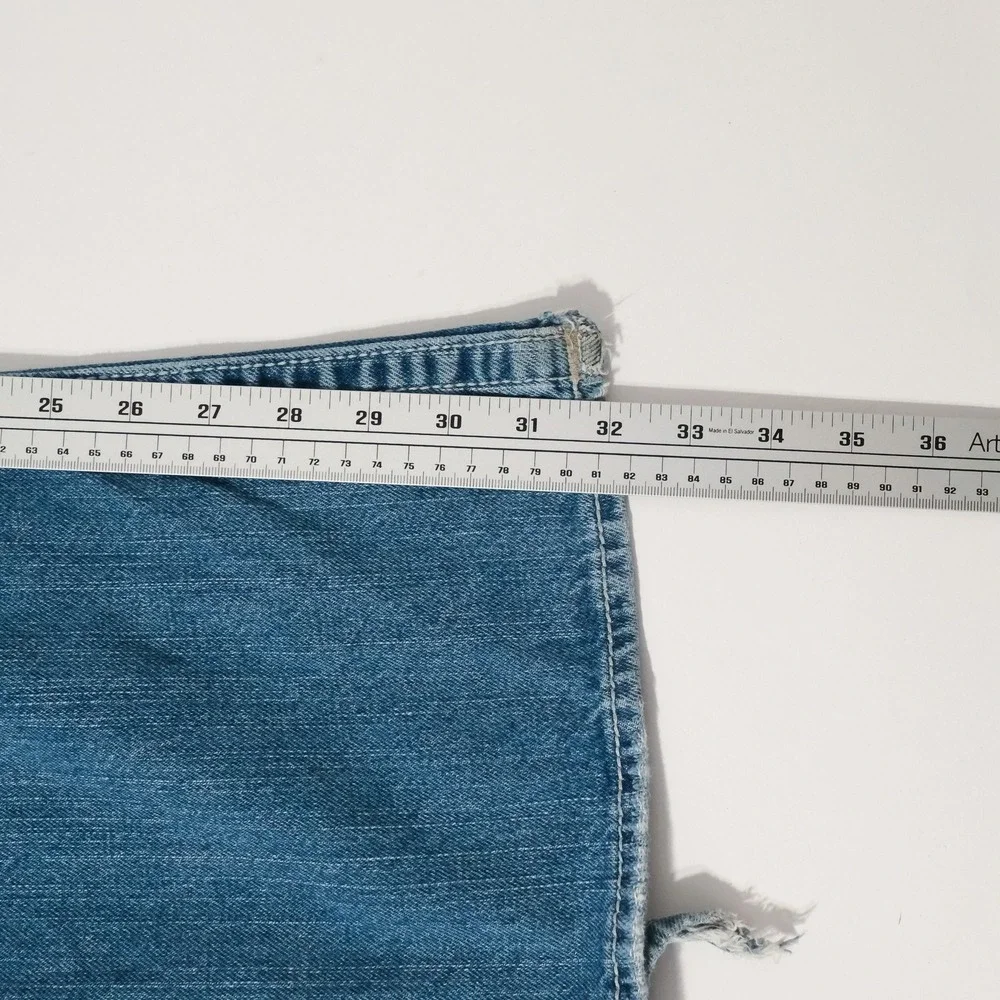 True Religion Jeans Womens 34 x 32 Blue Denim Bootcut Flaws On Pockets